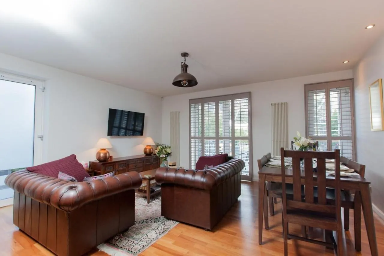 Holyrood Residence - Luxury Apartment With Parking إدنبرة