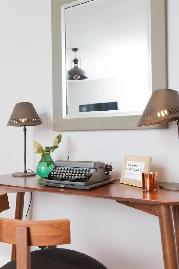 אדינבורו Holyrood Residence - Luxury Apartment With Parking