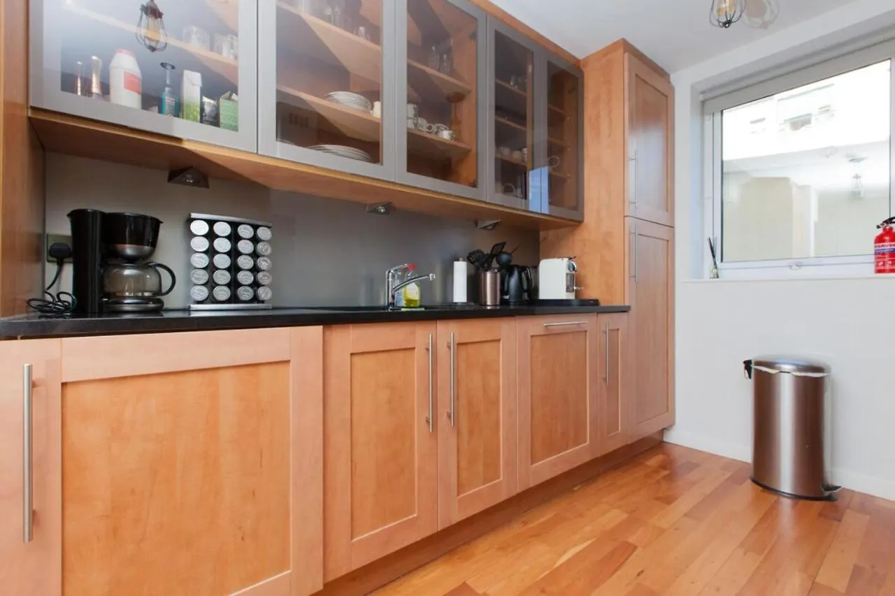 אדינבורו Holyrood Residence - Luxury Apartment With Parking