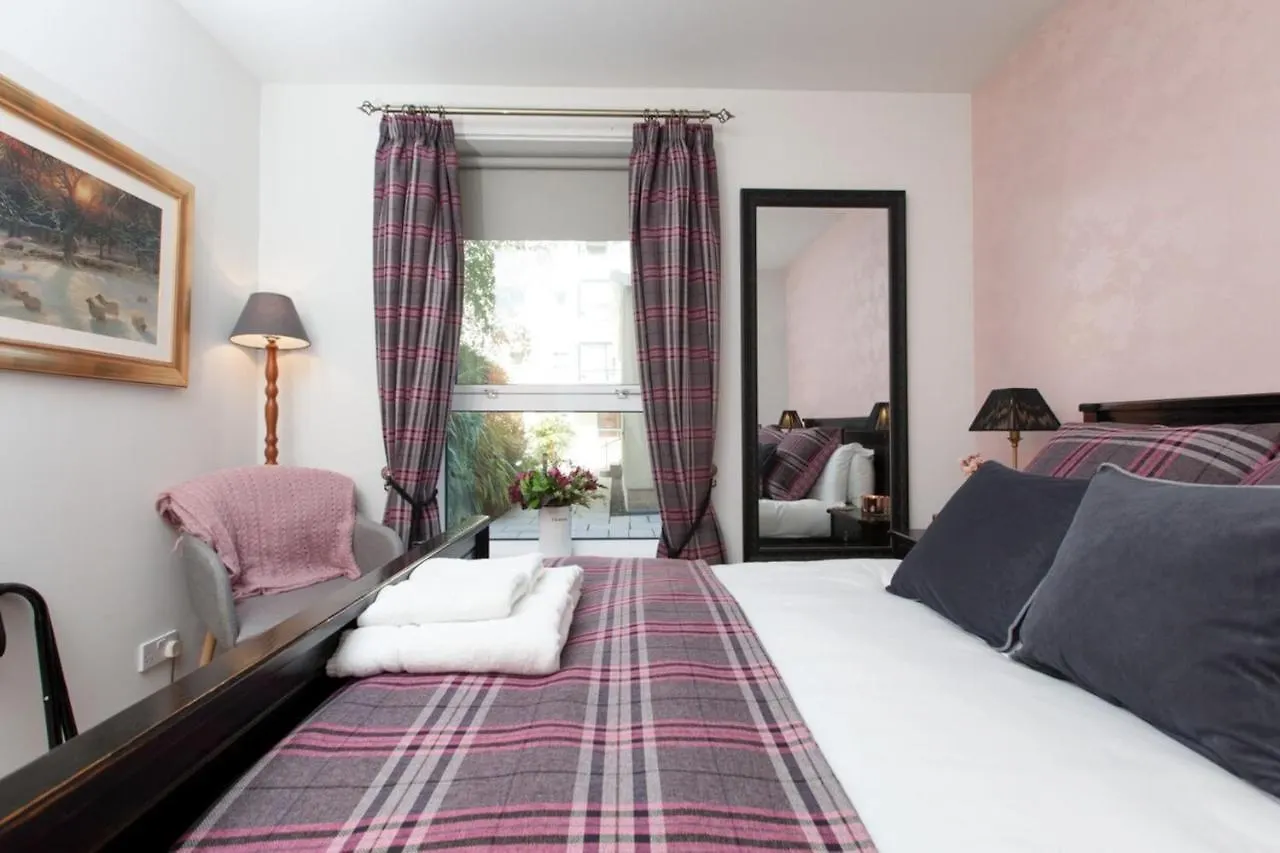 Holyrood Residence - Luxury Apartment With Parking Edimburgo