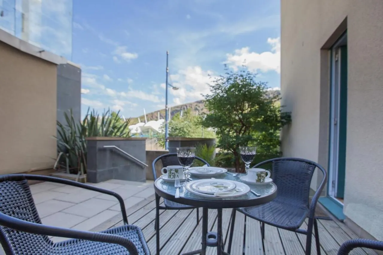 Holyrood Residence - Luxury Apartment With Parking Edimburgo