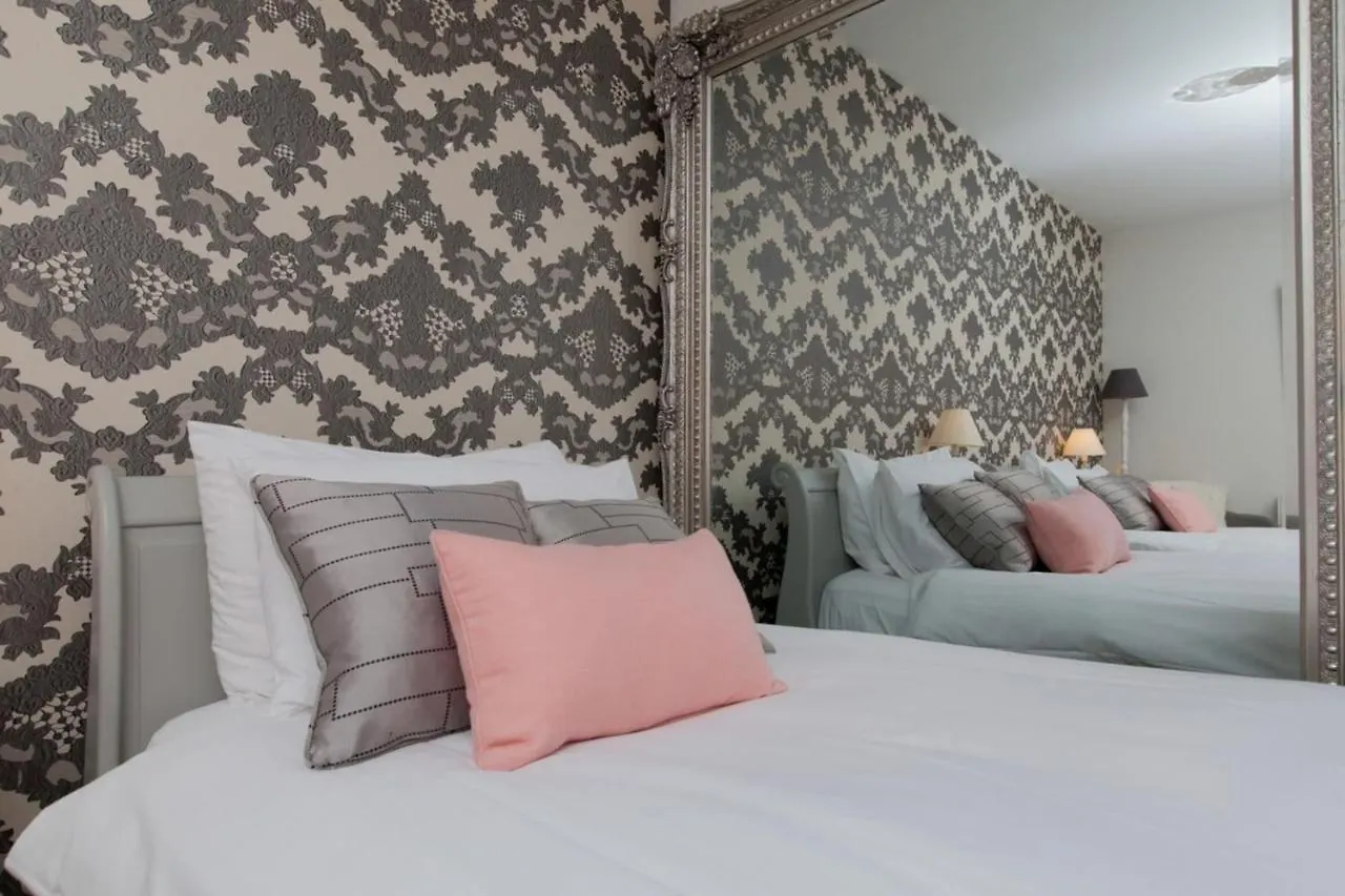 Holyrood Residence - Luxury Apartment With Parking Edimburgo Regno Unito